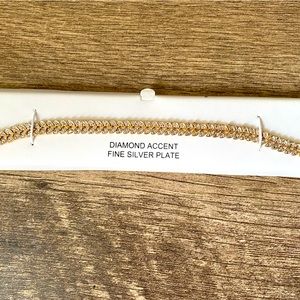 Gold diamond accent leaf bracelet